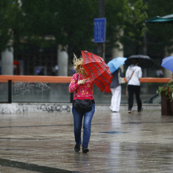 Jaki pljuskovi i nestabilno vreme! U ovom delu zemlje je na snazi CRVENI METEO-ALARM!